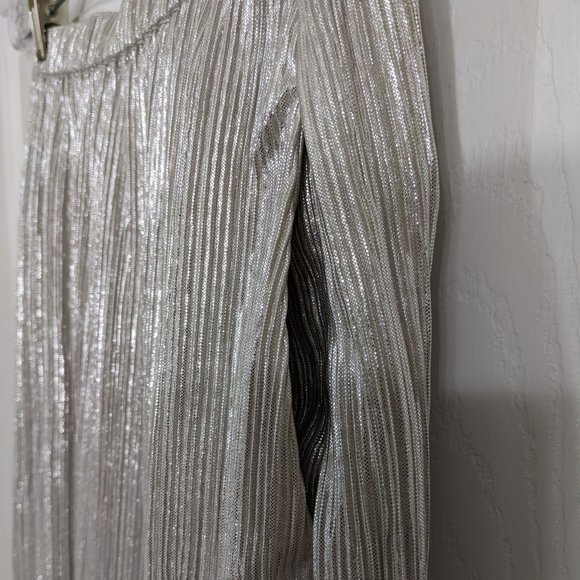 BCBGeneration Metallic Silver Pleated Mini Skirt with Side Pockets - size XS - Picture 3 of 8
